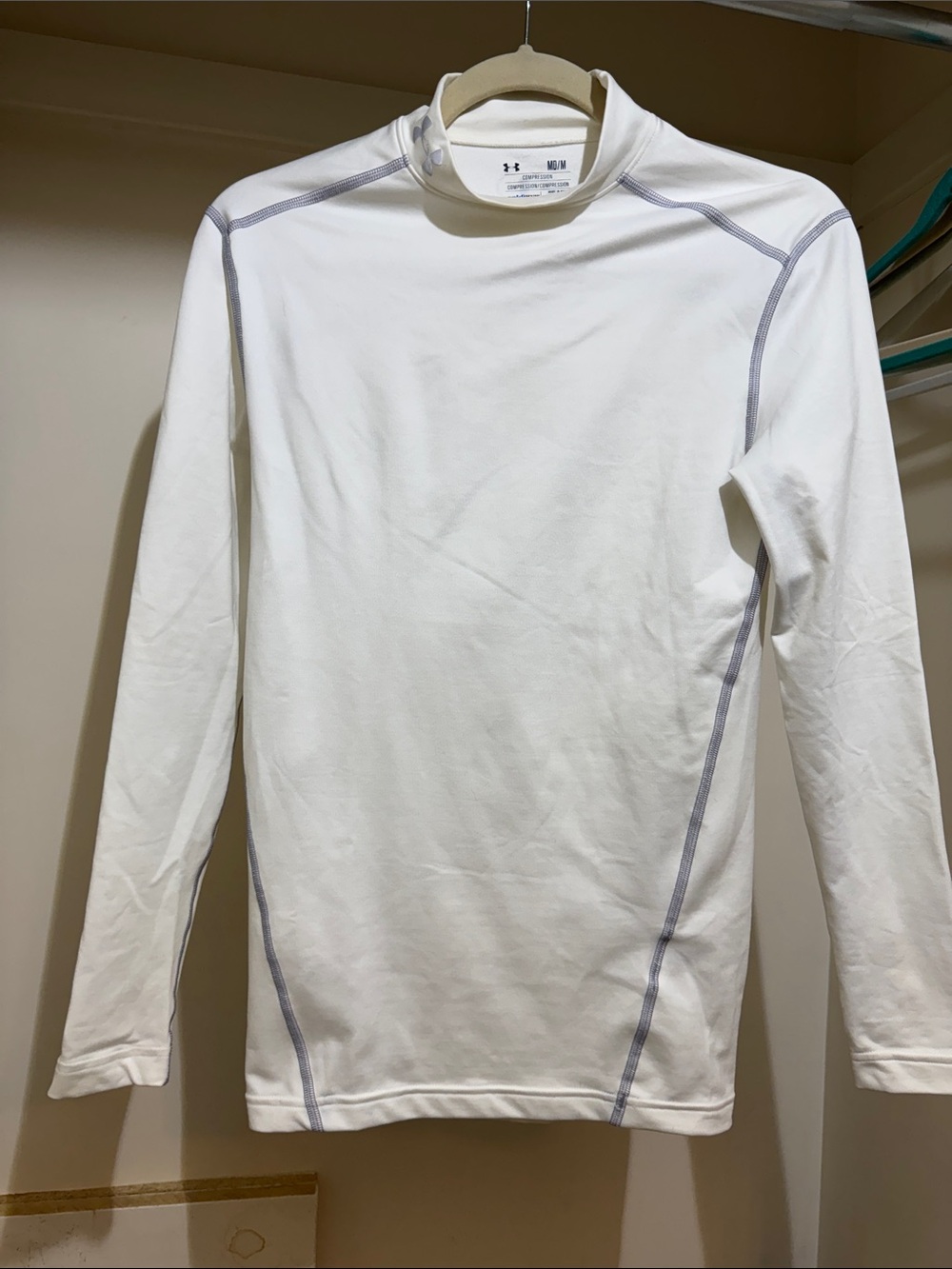 Under Armour White coldgear Long-Sleeve compression top men’s medium